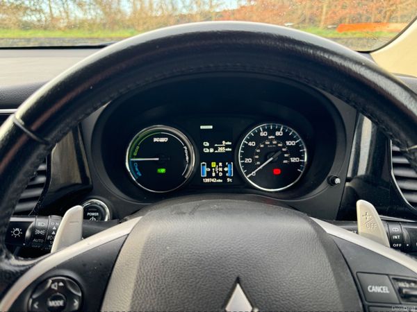 Mitsubishi Outlander SUV, Petrol Plug-in Hybrid, 2015, Grey