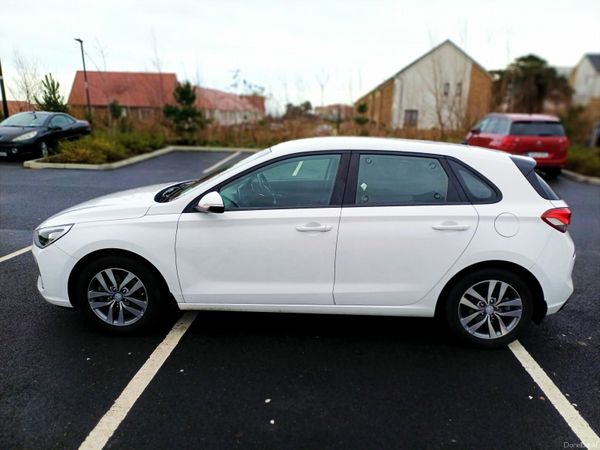 Hyundai i30 Hatchback, Petrol, 2019, White