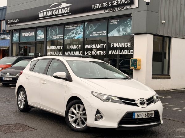 Toyota Auris Hatchback, Diesel, 2014, White