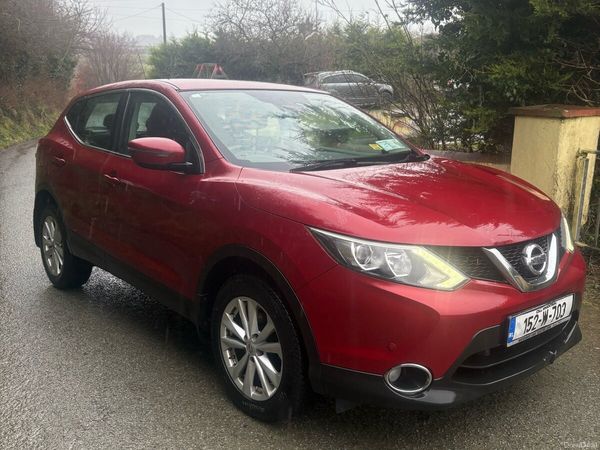 Nissan Qashqai Hatchback, Diesel, 2015, Red