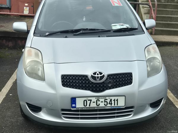 Toyota Yaris Hatchback, Petrol, 2007, Silver
