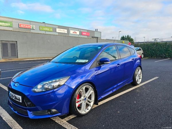 Ford Focus Hatchback, Petrol, 2012, Blue
