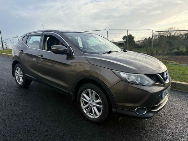 Nissan Qashqai Hatchback, Diesel, 2014, Brown