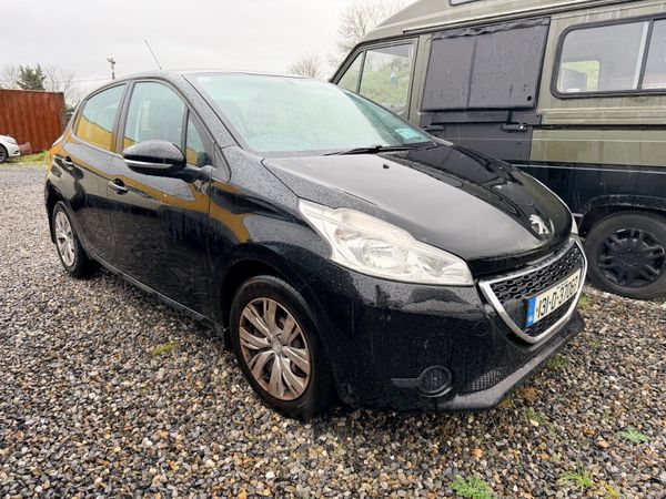 Peugeot 208 Hatchback, Petrol, 2013, Black