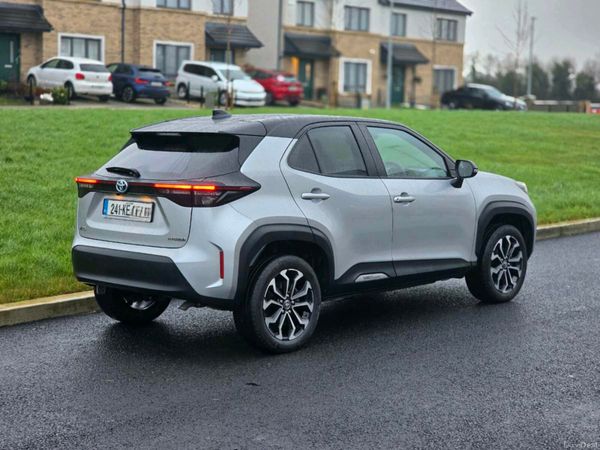 Toyota Yaris Cross Hatchback, Petrol Hybrid, 2024, Grey