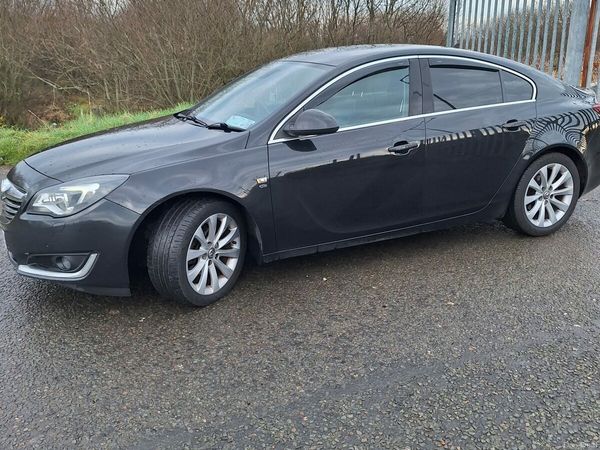 Vauxhall Insignia Hatchback, Diesel, 2015, Black