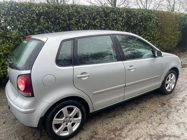 Volkswagen Polo Hatchback, Petrol, 2008, Silver