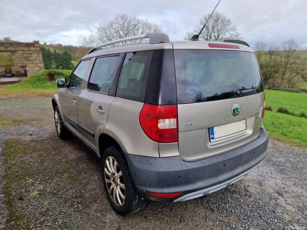Skoda Yeti SUV, Diesel, 2010, Beige