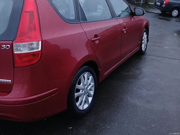 Hyundai i30 Estate, Diesel, 2012, Red