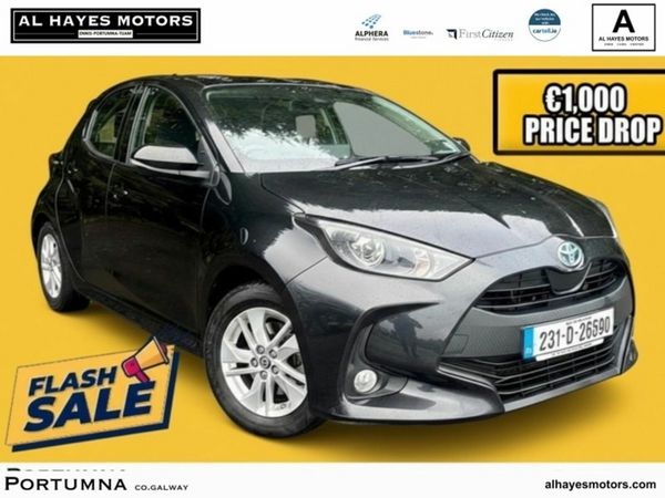 Toyota Yaris Hatchback, Petrol Hybrid, 2023, Black