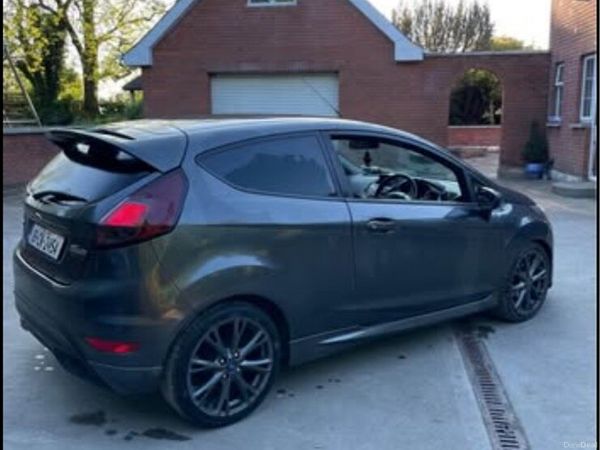 Ford Fiesta Hatchback, Petrol, 2016, Grey