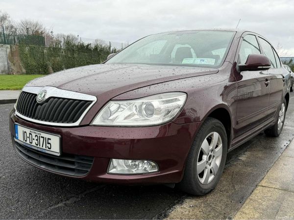 Skoda Octavia Hatchback, Diesel, 2010, Red