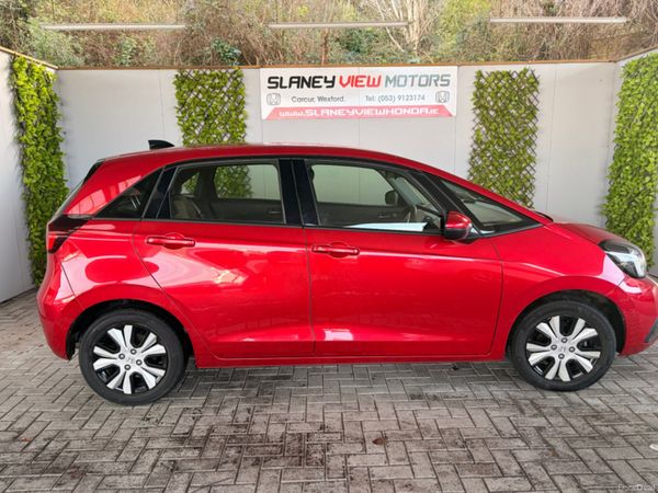 Honda Jazz Hatchback, Petrol Hybrid, 2022, Red