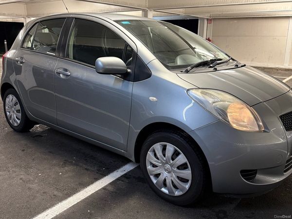 Toyota Yaris Hatchback, Petrol, 2008, Silver