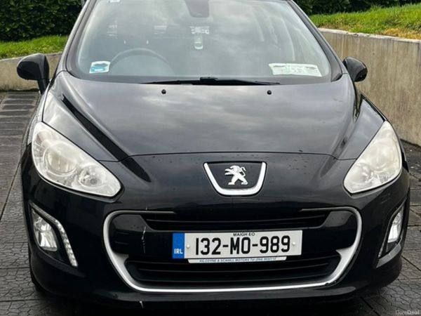 Peugeot 308 Hatchback, Diesel, 2013, Black