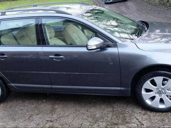 Volvo V70 Estate, Diesel, 2007, Grey