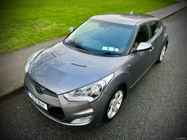Hyundai Veloster Hatchback, Petrol, 2013, Silver