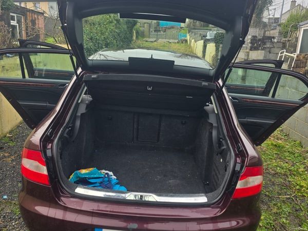 Skoda Superb Saloon, Diesel, 2010, Red