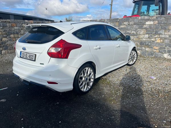 Ford Focus Hatchback, Petrol, 2013, White