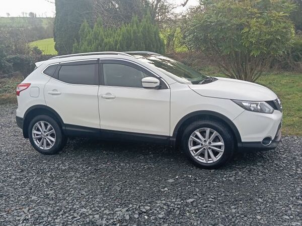 Nissan Qashqai Hatchback, Diesel, 2016, White