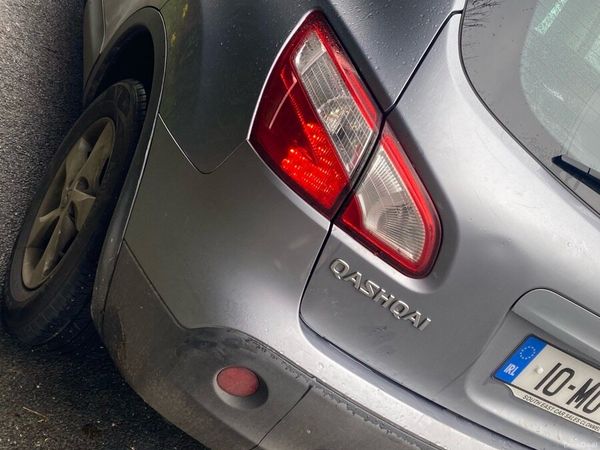 Nissan Qashqai Hatchback, Diesel, 2010, Grey