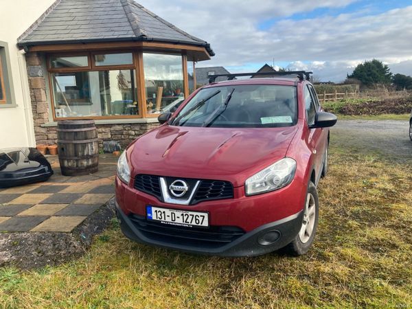 Nissan Qashqai MPV, Diesel, 2013, Red