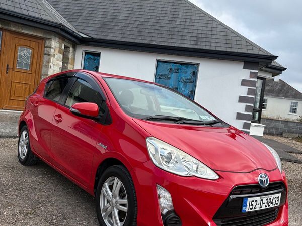 Toyota Aqua Hatchback, Petrol Hybrid, 2015, Red