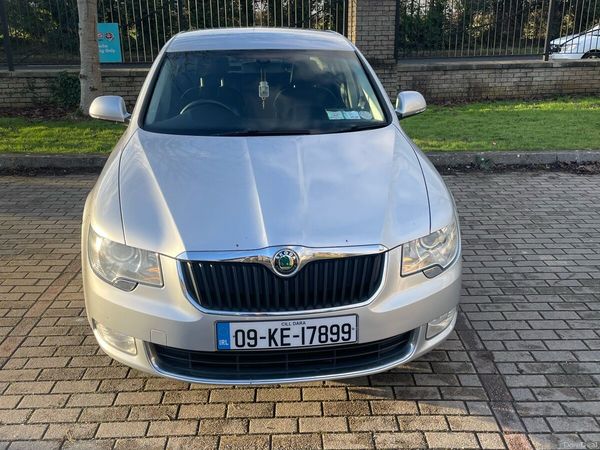Skoda Superb Hatchback, Diesel, 2009, Silver