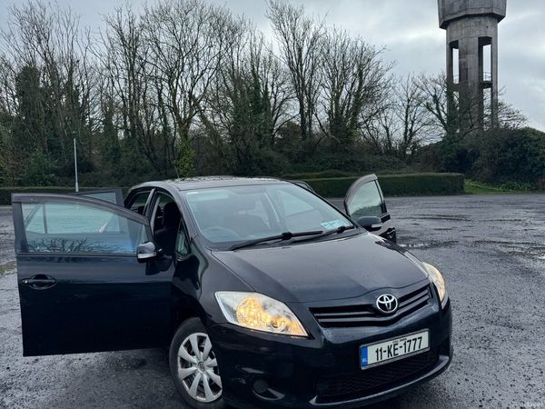 Toyota Auris Hatchback, Diesel, 2011, Black