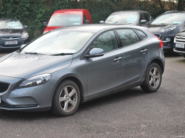 Volvo V40 Hatchback, Diesel, 2017, Grey