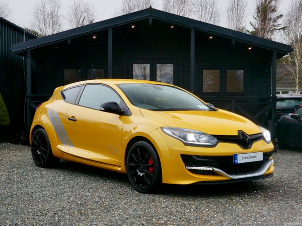 Renault Megane Hatchback, Petrol, 2015, Yellow