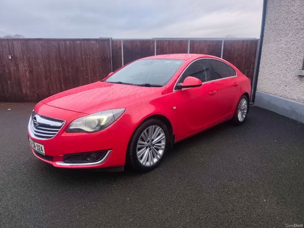 Opel Insignia Hatchback, Diesel, 2014, Red