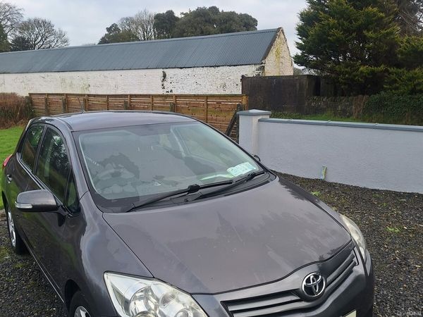 Toyota Auris Hatchback, Diesel, 2010, Grey