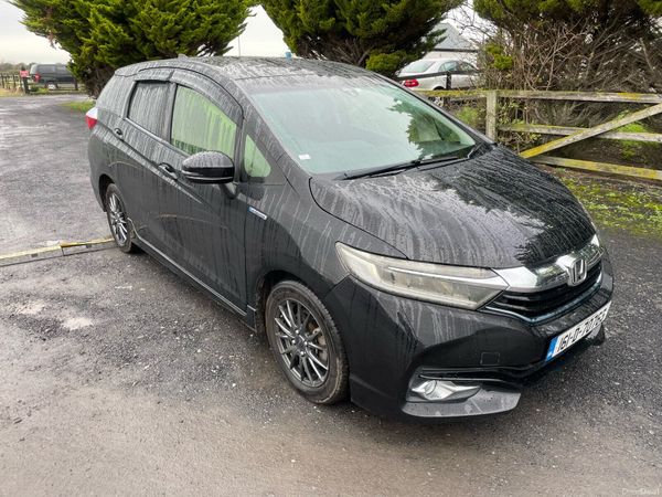 Honda Shuttle MPV, Petrol Hybrid, 2016, Black