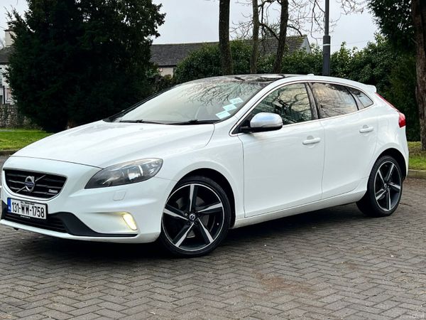 Volvo V40 Hatchback, Diesel, 2013, White