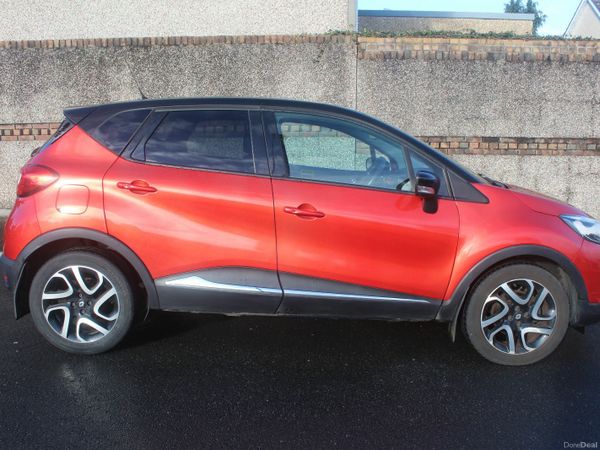 Renault Captur Hatchback, Diesel, 2016, Red