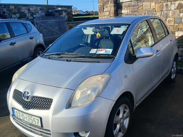 Toyota Yaris Hatchback, Petrol, 2007, Silver