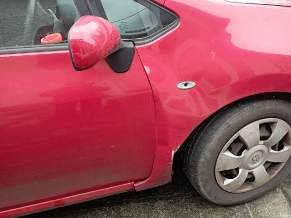 Toyota Auris Hatchback, Petrol, 2007, Red