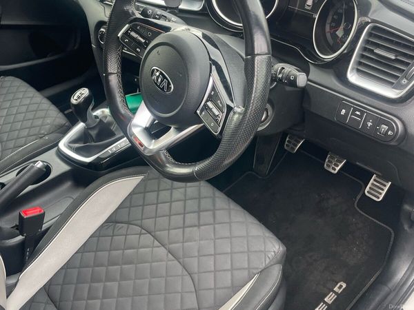 Kia Ceed Hatchback, Petrol, 2019, White