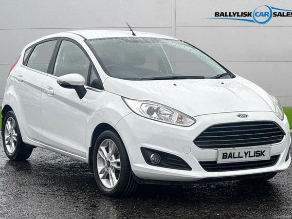 Ford Fiesta Hatchback, Petrol, 2014, White