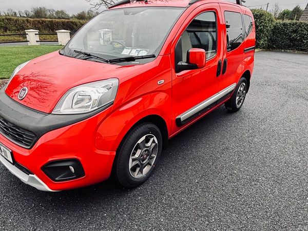 Fiat Qubo MPV, Diesel, 2018, Red