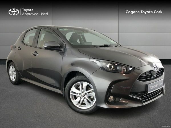 Toyota Yaris Hatchback, Petrol Hybrid, 2023, Grey
