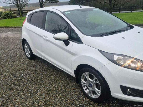 Ford Fiesta Hatchback, Petrol, 2017, White