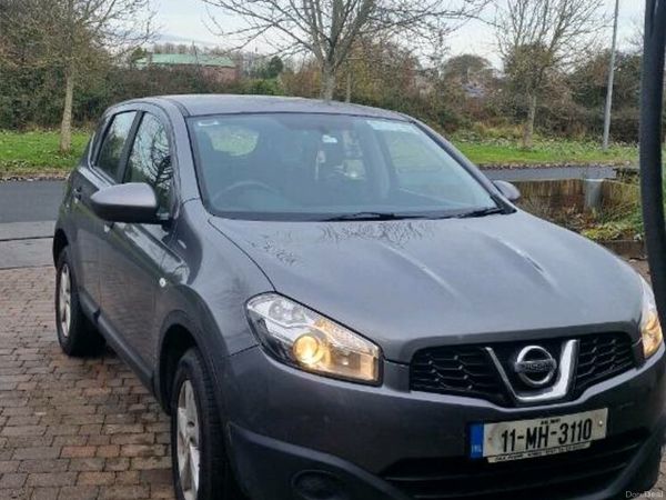 Nissan Qashqai Hatchback, Diesel, 2011, Grey