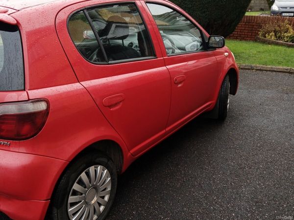 Toyota Yaris Hatchback, Petrol, 2003, Red