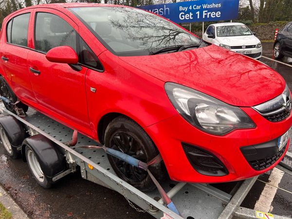 Opel Corsa Hatchback, Petrol, 2014, Red