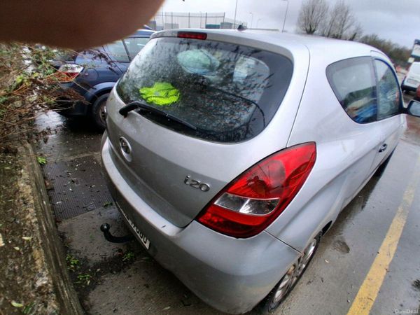 Hyundai i20 Hatchback, Petrol, 2009, Silver
