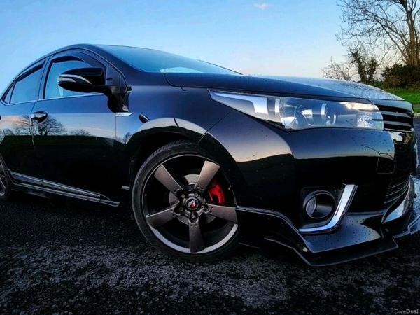 Toyota Corolla Saloon, Petrol, 2014, Black