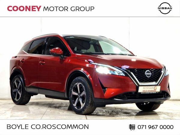 Nissan Qashqai MPV, Petrol, 2023, Red