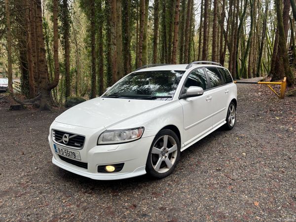 Volvo V50 Estate, Diesel, 2011, White
